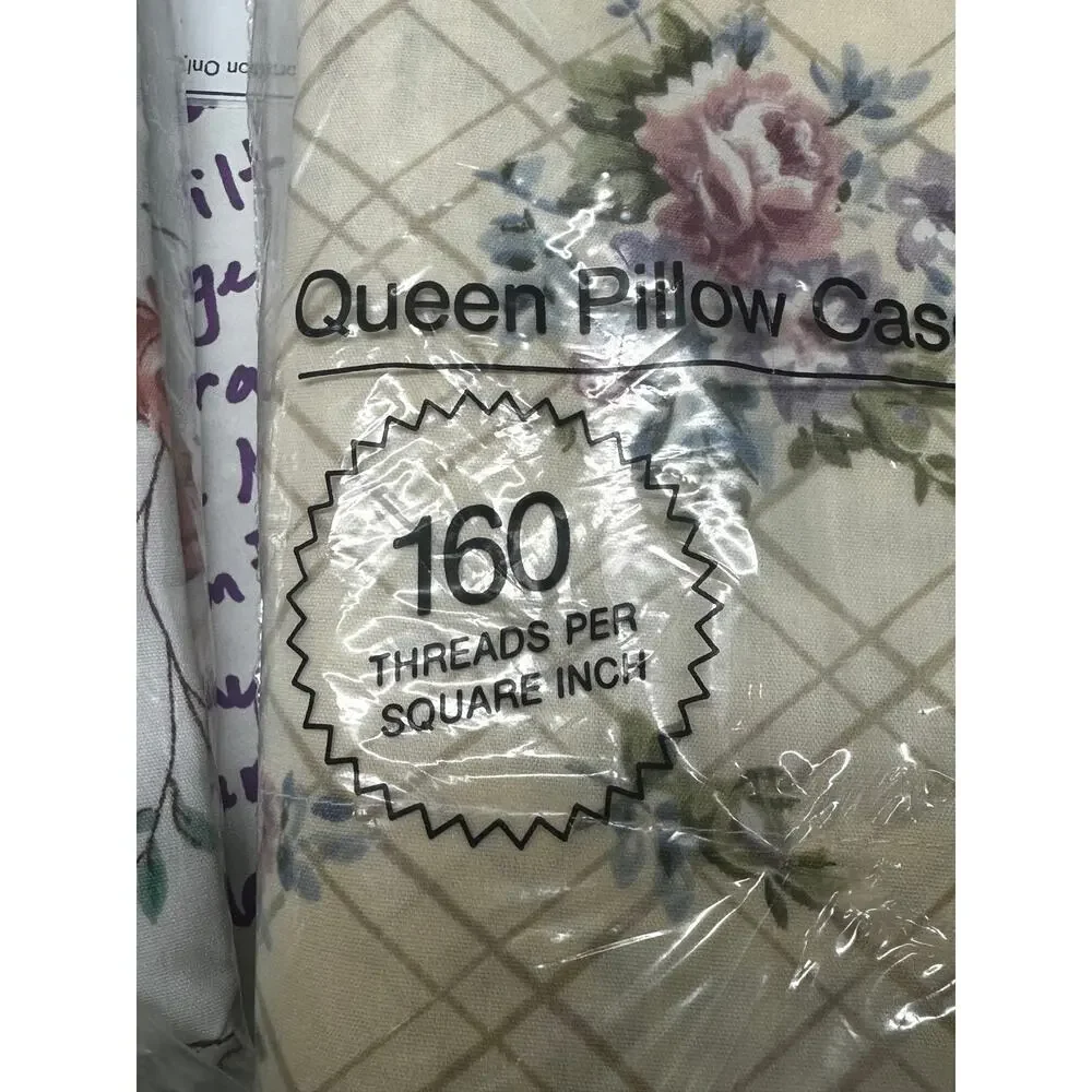 VTG JCPenney Daphne Floral 2 Queen Pillowcases